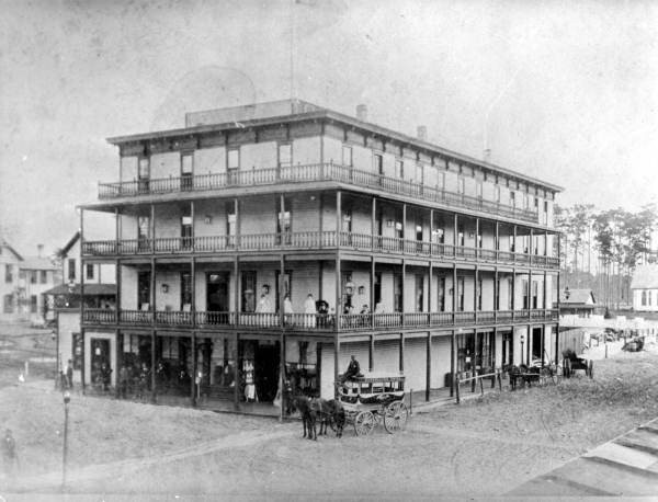 Dreka's Department Store corner - DeLand, Florida