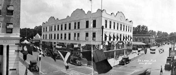 Dreka's Department Store corner - De Land, Florida