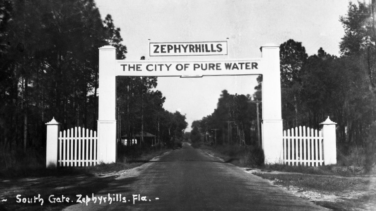South gate to the town of Zephyrhills