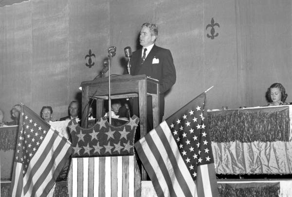 Governor Warren speaking during a dinner ceremony - Tampa, Florida
