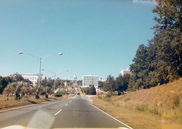 View on the Apalachee Parkway - Tallahassee, Florida .