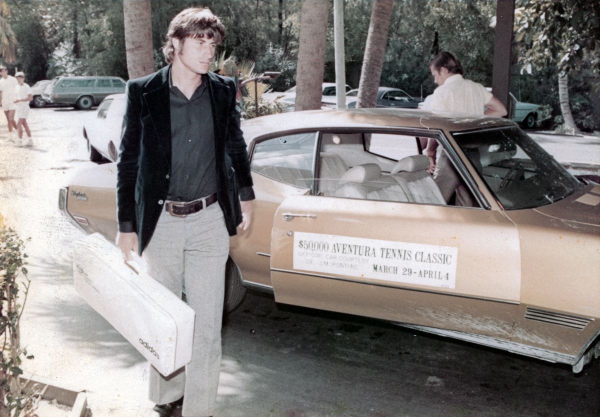 Tennis player arriving at the $50,000 Aventura Tennis Classic tournament - Fort Lauderdale, Florida.