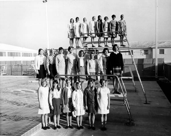 Pine Crest School students posing for a group portrait - Fort Lauderdale, Florida