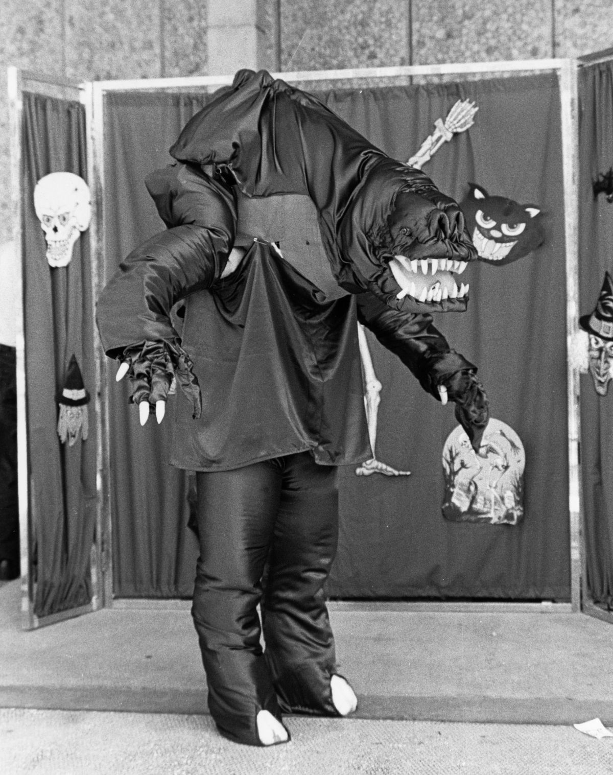 Kerry O'Connor with winning halloween costume at the Miami-Dade Community College south campus