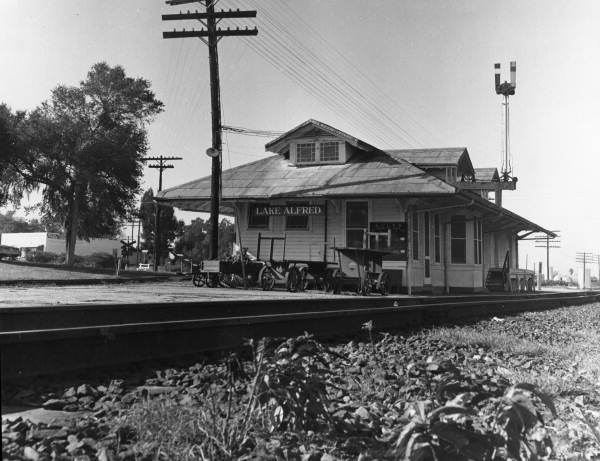 View of the railroad depot in Lake Alfred, Florida.