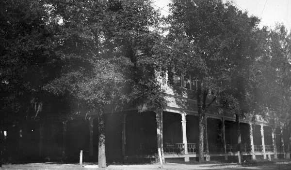 Lake View Hotel in Leesburg.