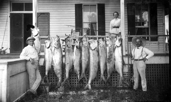 A fishing party in front of the Belle Haven Inn - Sarasota, Florida.
