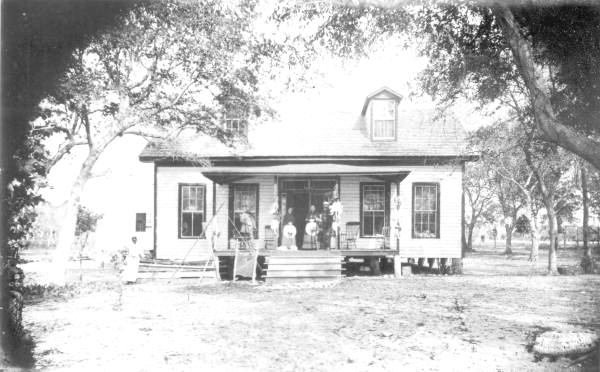 Front view of the Iverson home on Gulf Stream Avenue - Sarasota, Florida.