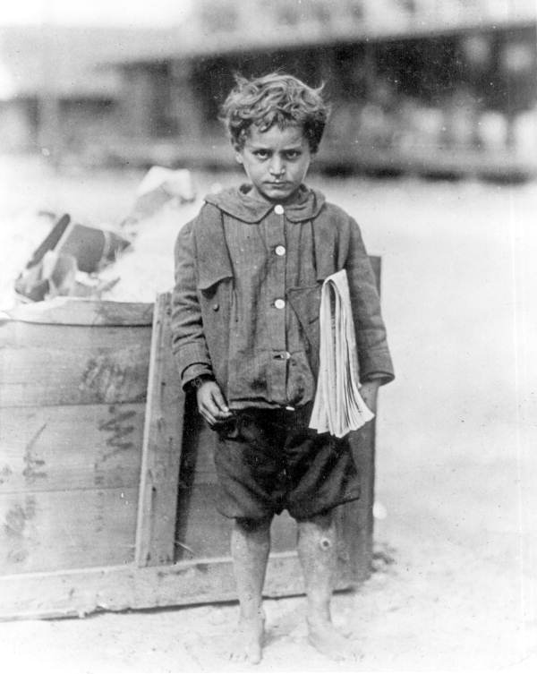 Paperboy Tony Bellenti, 4 years old - Tampa, Florida.