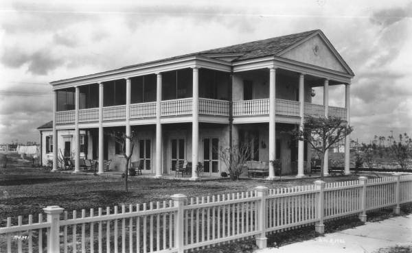 Residence at 4320 Santa Maria Street - Coral Gables, Florida