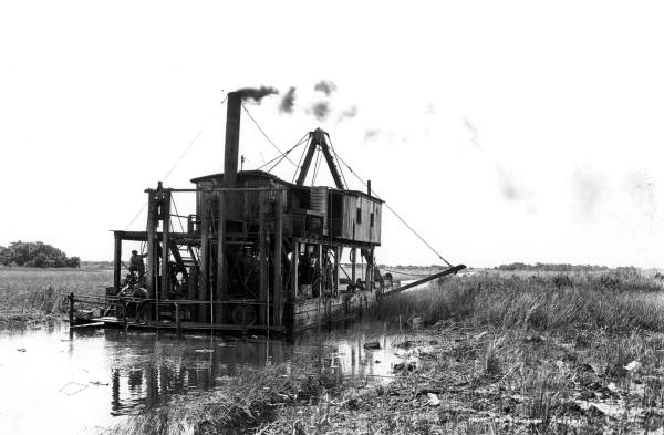 Drill rig - Tamiami Trail, Florida