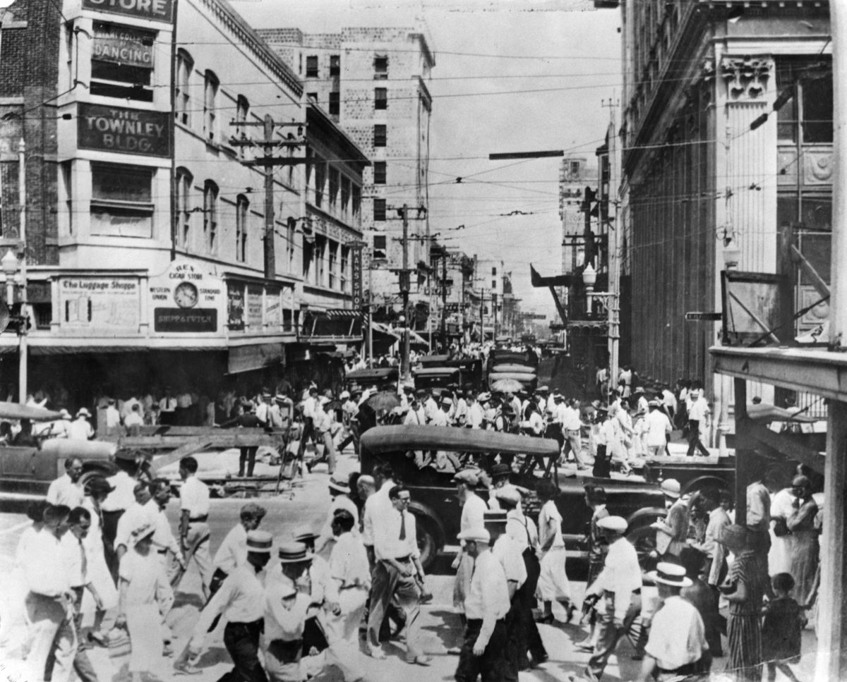 Looking down a very busy East Flagler Street - Miami, Florida.