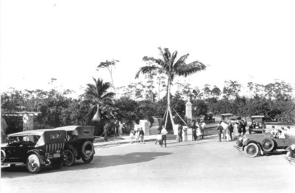 Filming "Crackerjack" starring Johnny Hines - Coral Gables, Florida