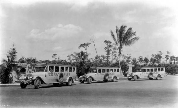Buses at Ponce de Leon Plaza - Coral Gables, Florida