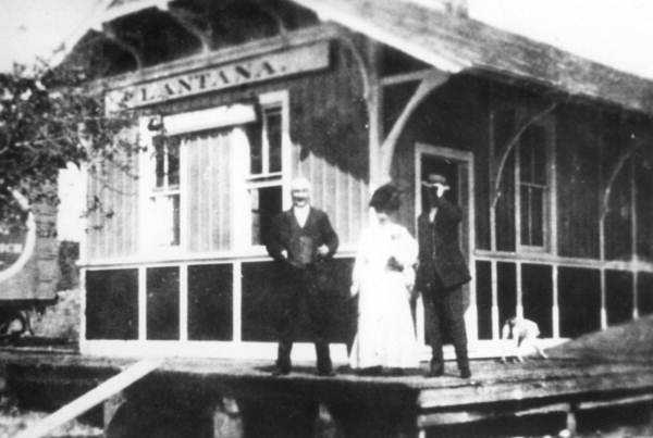 People at the railroad depot - Lantana, Florida.