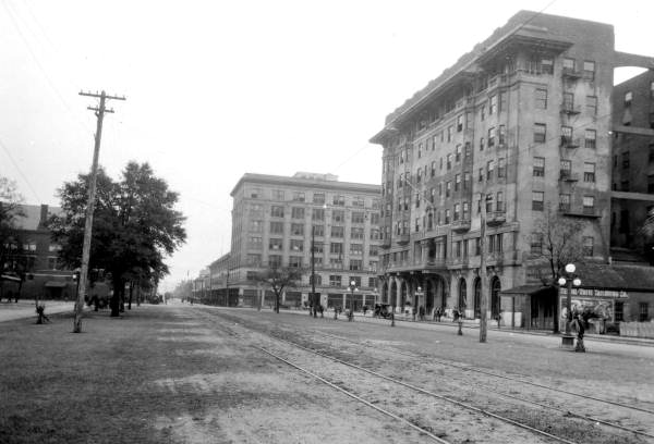 View of some buildings in the city of Pensacola, Florida.