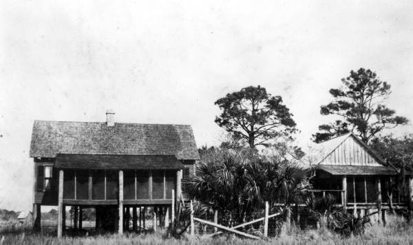 Exterior view of a hunting lodge - Levy County (?), Florida.