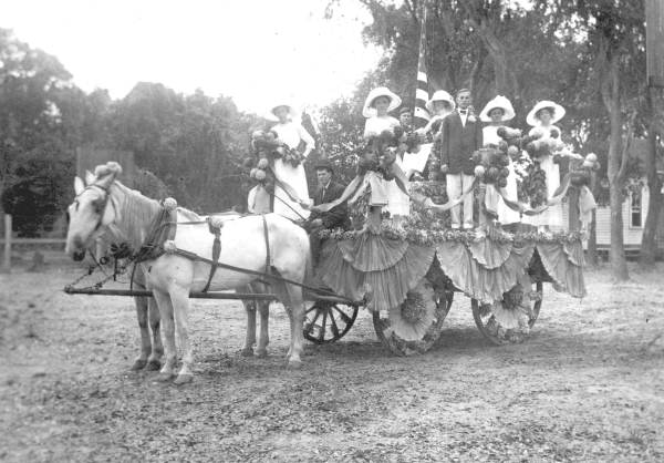 Senior class float of the Andrew D. Gwynne Institute - Fort Myers, Florida