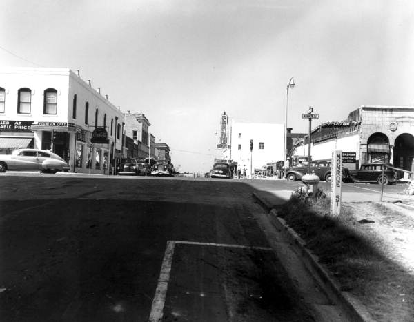 Looking west on College Avenue past intersection with Monroe Street - Tallahassee, Florida.
