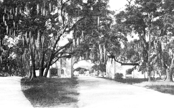 Entrance to Los Robles - Tallahassee, Florida.