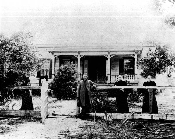 Group portrait in front of the home of Dr. James Middleton Jackson - Bronson, Florida