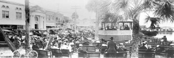 Band concert on Beach St., in front of the Merchant's Bank - Daytona Beach, Florida
