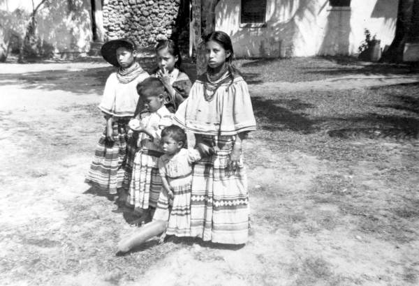 Musa Isla Indian Village children - Miami, Florida