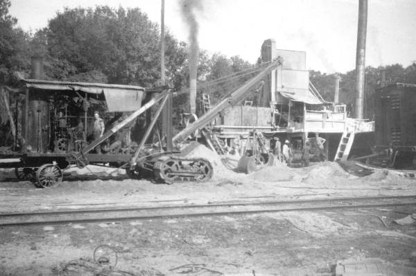 Road construction between Mt. Dora and Zellwood : a portable Cummer asphalt plant - Orange County, Florida