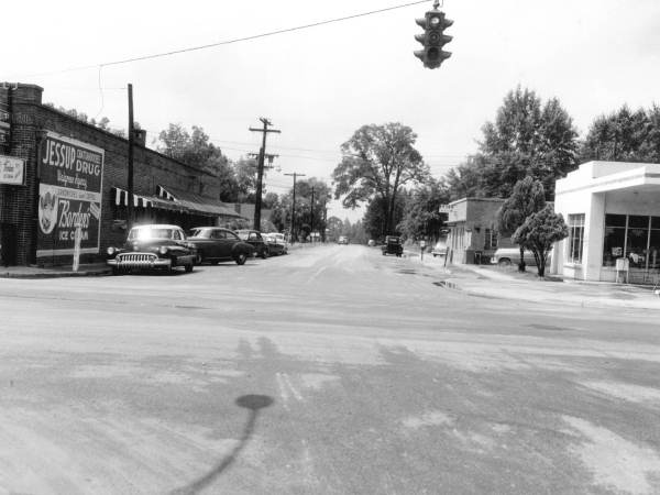 Street scene - Chattahoochee, Florida.