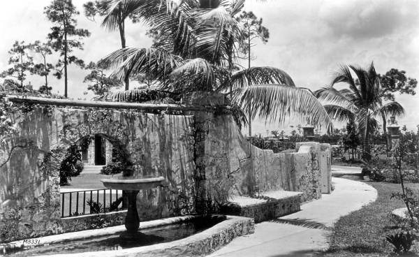 Bayside (Commercial) entrance - Coral Gables, Florida