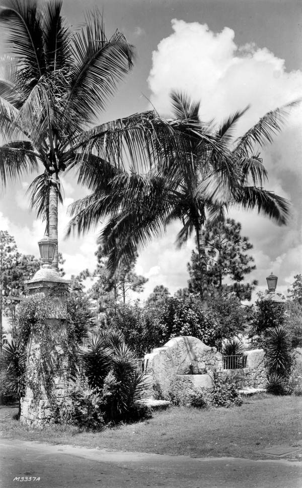 Le Jeune Plaza - Coral Gables, Florida