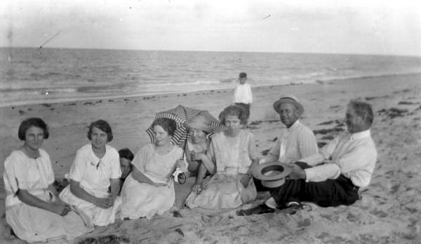 Pitchford school outing on the beach - Jupiter, Florida