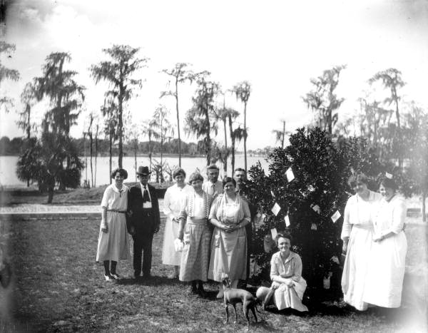 Pearsall family at Christmas time - Melrose, Florida