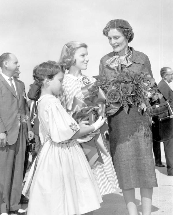 Pat Nixon and daughters during Richard Nixon's presidential campaign - Jacksonville, Florida.