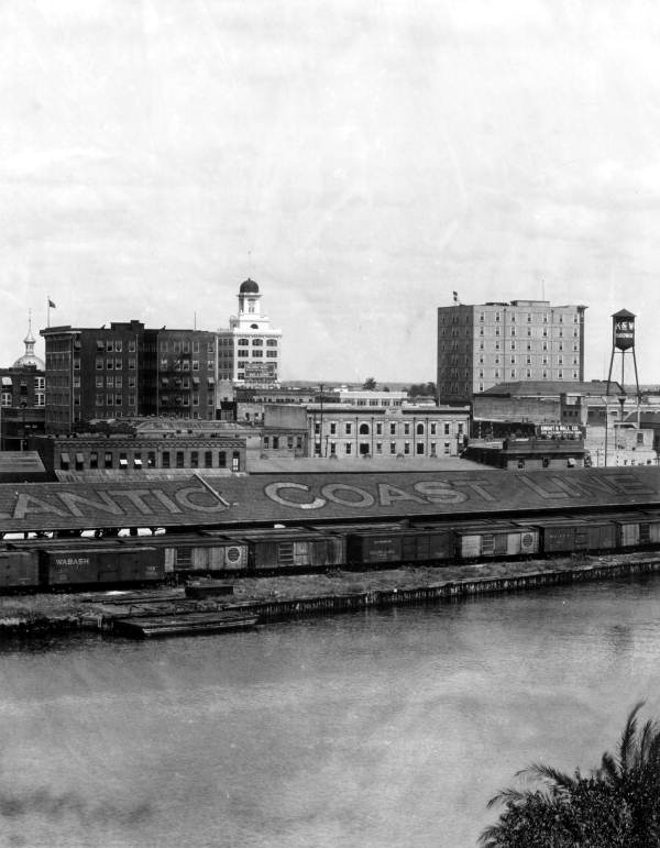 Panoramic view of the skyline along the Hillsborough River towards the bay - Tampa, Florida.