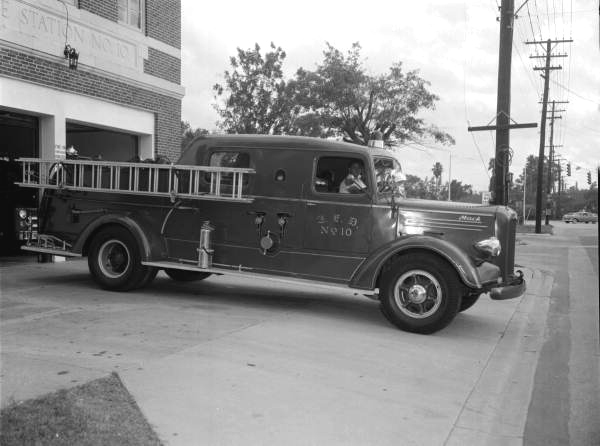 J.F.D. fire truck No. 10 - Jacksonville, Florida