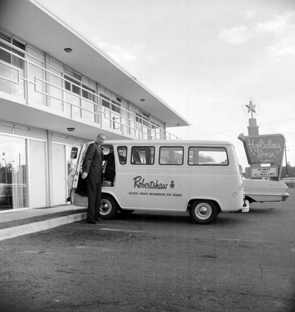 View showing Robershaw van at the Holiday Inn - Tallahassee, Florida.