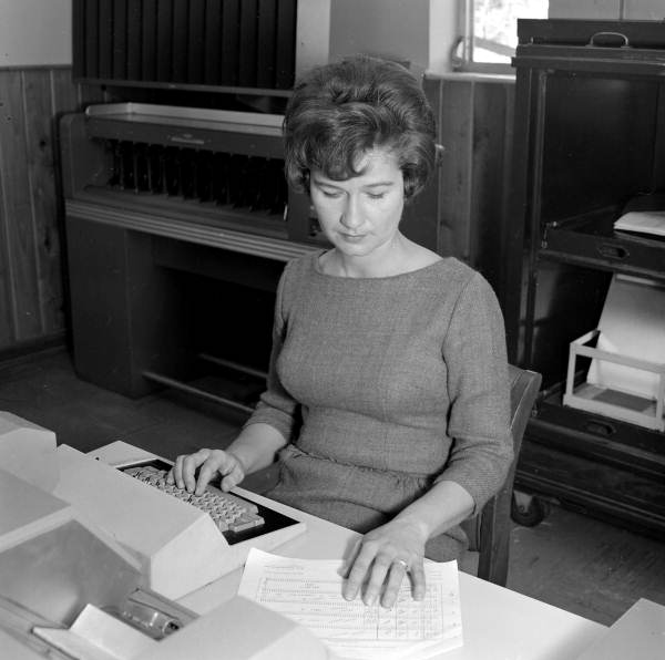 Commonwealth Corporation computer operator in Tallahassee, Florida.