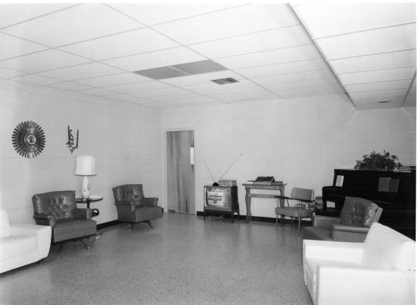 Living area at Tallahassee Convalescent Home - Tallahassee, Florida .