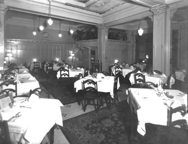 Dining room at the Hotel Seminole.