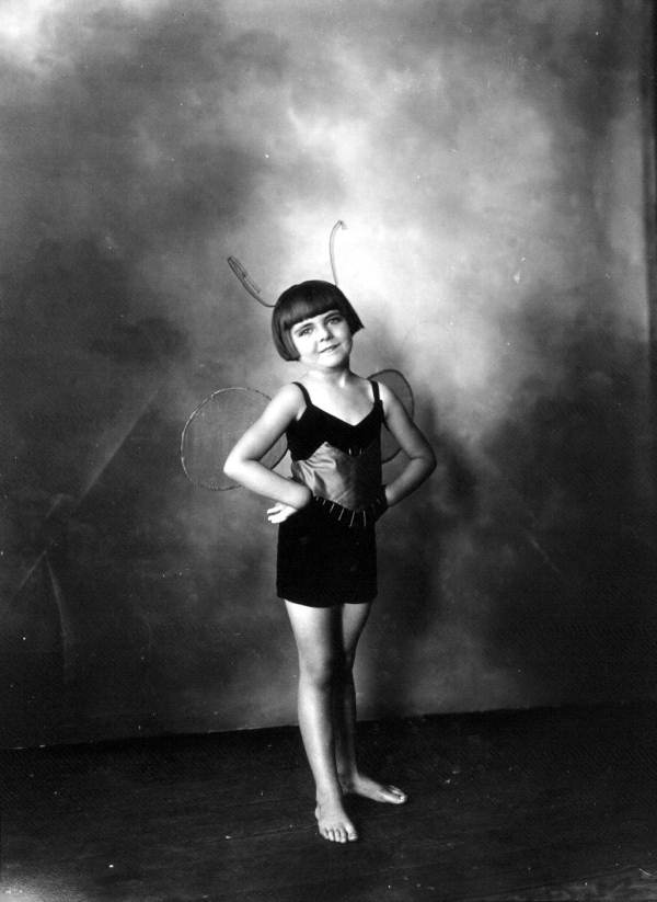 Portrait of a girl in a costume.