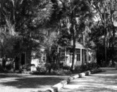 View of the combined coffee shop and the entrance to Nature's Fish Bowl - Citrus County, Florida
