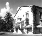 Office building at Phipps Plaza in Palm Beach, Florida.
