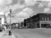 Busy Live Oak intersection at Ohio and Howard avenues