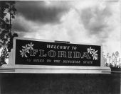 Florida welcome sign on U.S. Highway 17
