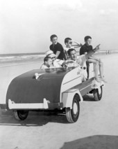 FSU football coach Pete Peterson and family of Tallahassee at Daytona Beach