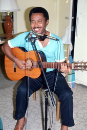 Folk singer Kiki Wainwright performing - Miami Beach, Florida