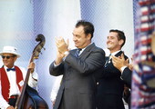 Governor Claude Kirk applauding speech during campaign for Republican presidential nominee Richard Nixon