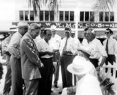 Fuller Warren chatting with men during his gubernatorial campaign