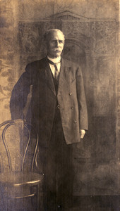 Portrait of Koreshan Unity president James H. Bubbett.
